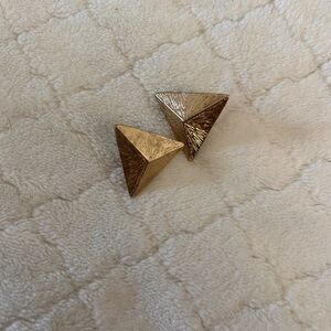 Women’s Triangular Post Earrings in Gold